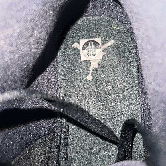 Jordan 1 Mid - Picture 6 of 12